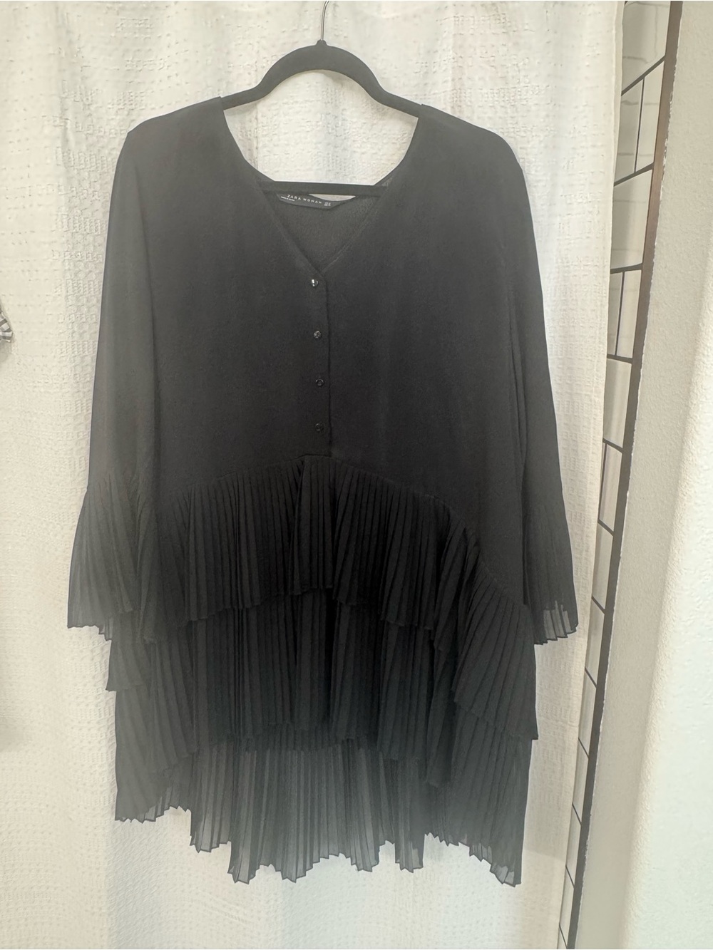 Zara Black Pleated top- never worn